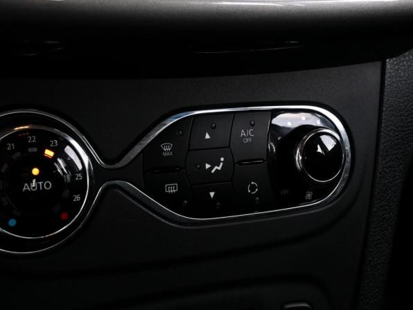 Renault Sandero II Рестайлинг с пробегом 2019 года, цена 1 059 000 рублей, 48154 км, хэтчбек, Автокод Объявления
