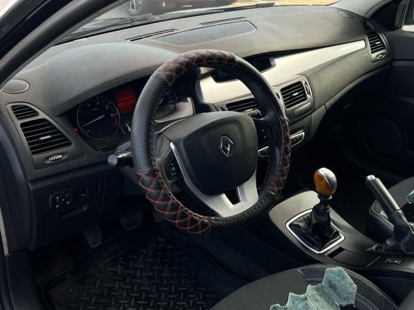 Renault Laguna III с пробегом 2008 года, цена 672 000 рублей, 205418 км, лифтбек, Автокод Объявления