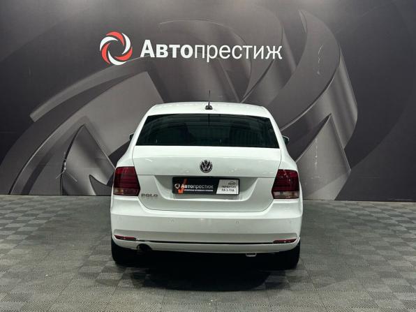 Volkswagen Polo V Рестайлинг с пробегом 2018 года, цена 999 000 рублей, 189904 км, седан, Автокод Объявления