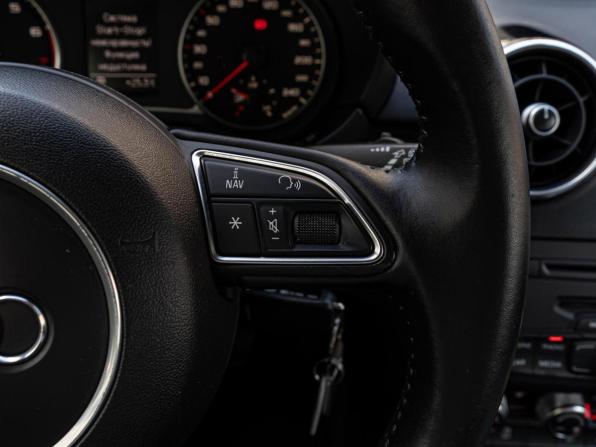 Audi A1 I (8X) с пробегом 2011 года, цена 925 000 рублей, 221926 км, хэтчбек, Автокод Объявления