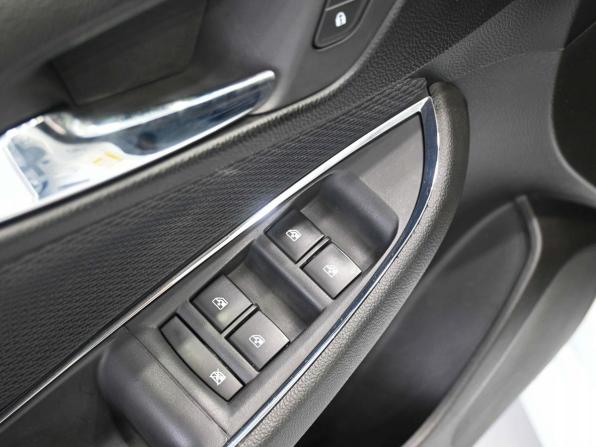 Chevrolet Cruze II Рестайлинг с пробегом 2018 года, цена 1 199 900 рублей, 165000 км, хэтчбек, Автокод Объявления