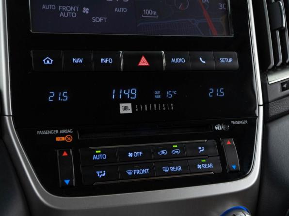 Toyota Land Cruiser 200 Series Рестайлинг 2 с пробегом 2017 года, цена 5 299 900 рублей, 220134 км, внедорожник, Автокод Объявления
