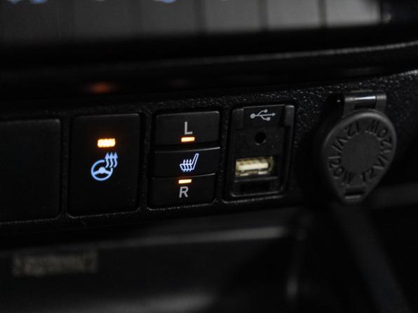 Toyota Hilux VIII Рестайлинг 2 с пробегом 2021 года, цена 5 100 000 рублей, 73010 км, пикап, Автокод Объявления