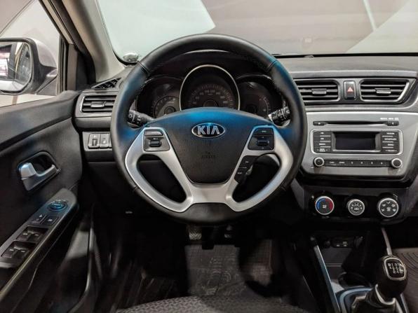 Kia Rio III Рестайлинг с пробегом 2015 года, цена 870 000 рублей, 135700 км, седан, Автокод Объявления