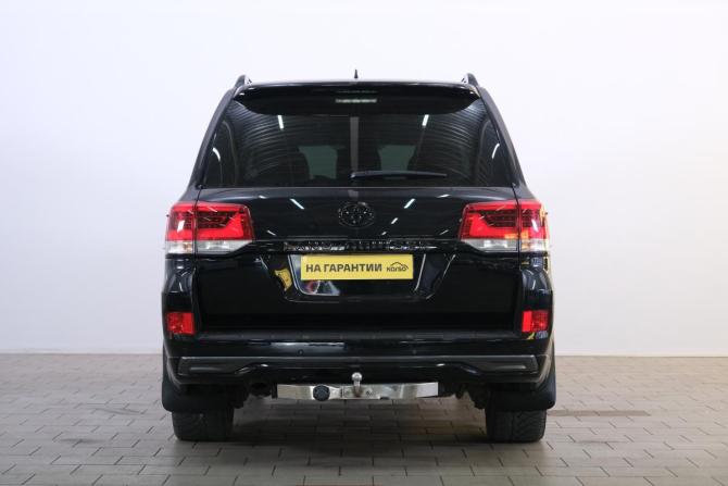Toyota Land Cruiser 200 Series Рестайлинг 2 с пробегом 2017 года, цена 6 499 000 рублей, 227000 км, внедорожник, Автокод Объявления