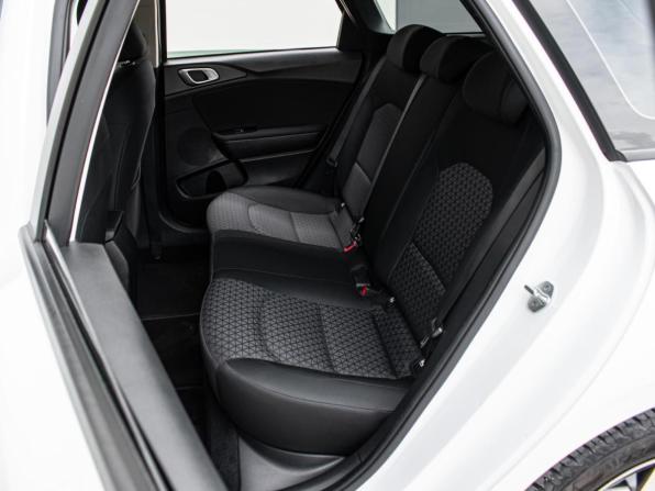 Kia Ceed III Рестайлинг с пробегом 2022 года, цена 2 260 000 рублей, 41418 км, универсал, Автокод Объявления
