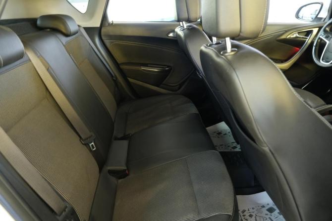Opel Astra J с пробегом 2012 года, цена 799 000 рублей, 105400 км, хэтчбек, Автокод Объявления