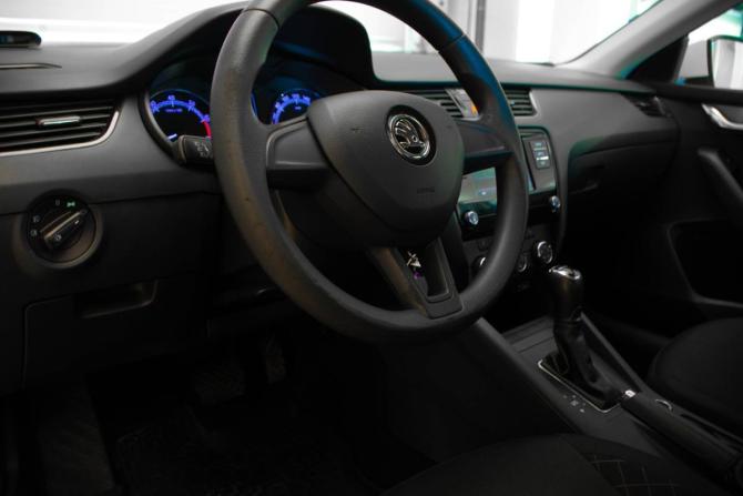 Skoda Octavia III (A7) Рестайлинг с пробегом 2019 года, цена 1 200 000 рублей, 196435 км, лифтбек, Автокод Объявления