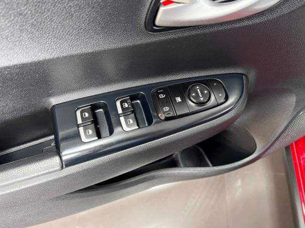 Kia Rio IV Рестайлинг с пробегом 2021 года, цена 1 845 000 рублей, 39174 км, хэтчбек, Автокод Объявления