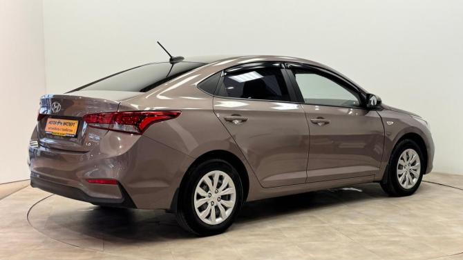 Hyundai Solaris II с пробегом 2017 года, цена 1 115 000 рублей, 121433 км, седан, Автокод Объявления