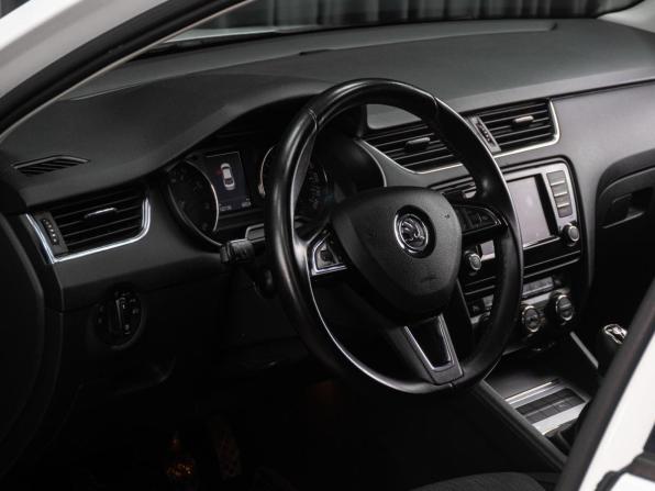 Skoda Octavia III (A7) с пробегом 2016 года, цена 1 599 000 рублей, 122156 км, лифтбек, Автокод Объявления