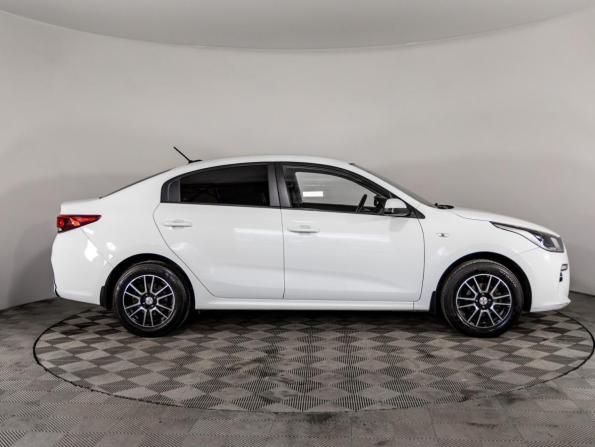 Kia Rio IV с пробегом 2018 года, цена 1 069 000 рублей, 137948 км, седан, Автокод Объявления