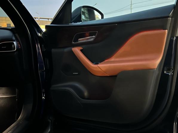 Jaguar F-Pace I с пробегом 2017 года, цена 2 190 000 рублей, 134601 км, внедорожник, Автокод Объявления