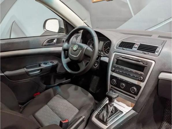 Skoda Octavia II (A5) Рестайлинг с пробегом 2009 года, цена 680 000 рублей, 247000 км, лифтбек, Автокод Объявления