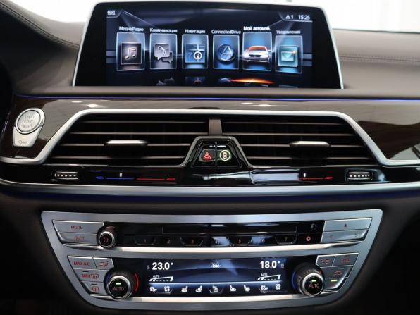 BMW 7 серии VI (G11/G12) с пробегом 2016 года, цена 3 900 000 рублей, 92075 км, седан, Автокод Объявления