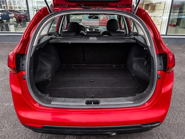 Kia Ceed II с пробегом 2014 года, цена 1 030 000 рублей, 209845 км, универсал, Автокод Объявления