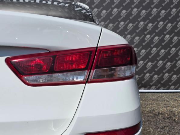 Kia Optima IV Рестайлинг с пробегом 2019 года, цена 1 100 000 рублей, 195000 км, седан, Автокод Объявления
