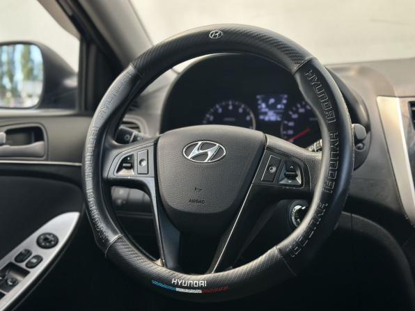 Hyundai Solaris I Рестайлинг с пробегом 2015 года, цена 800 000 рублей, 187900 км, хэтчбек, Автокод Объявления