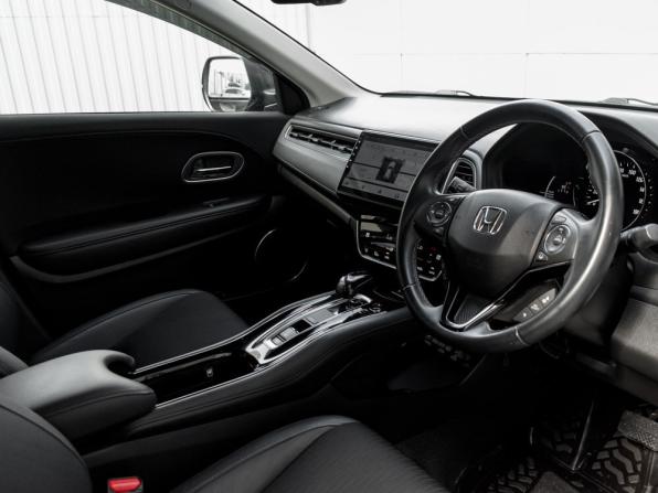 Honda Vezel I Рестайлинг с пробегом 2019 года, цена 2 050 000 рублей, 52150 км, внедорожник, Автокод Объявления