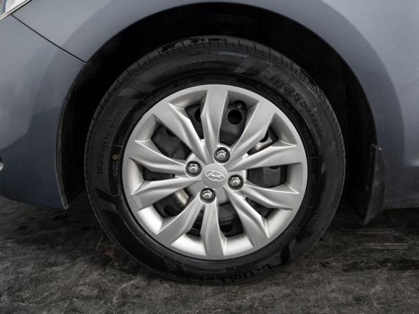 Hyundai Solaris II с пробегом 2018 года, цена 1 235 500 рублей, 120874 км, седан, Автокод Объявления