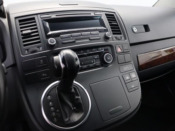 Volkswagen Multivan T5 Рестайлинг с пробегом 2013 года, цена 2 019 000 рублей, 204958 км, минивэн, Автокод Объявления