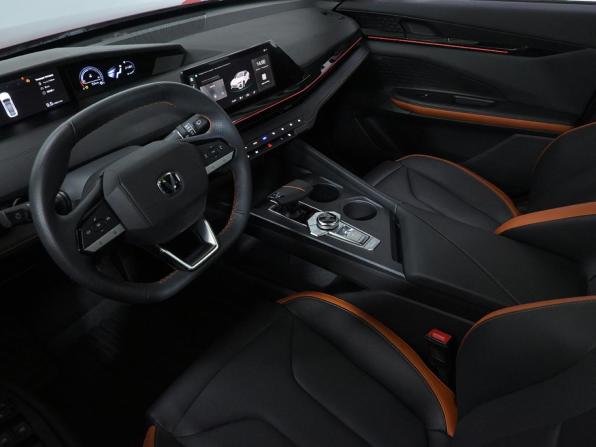 Changan UNI-V I с пробегом 2024 года, цена 2 460 000 рублей, 8137 км, лифтбек, Автокод Объявления
