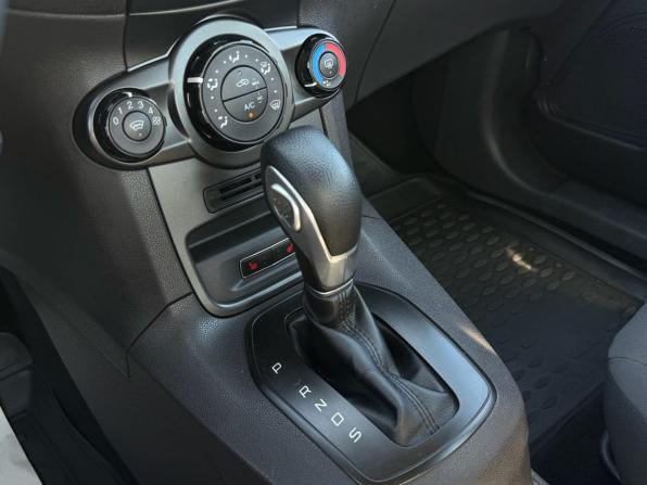 Ford Fiesta Mk6 Рестайлинг с пробегом 2015 года, цена 799 000 рублей, 166327 км, седан, Автокод Объявления