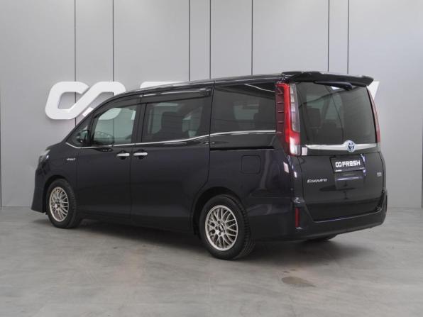 Toyota Esquire I с пробегом 2016 года, цена 2 335 000 рублей, 130174 км, минивэн, Автокод Объявления