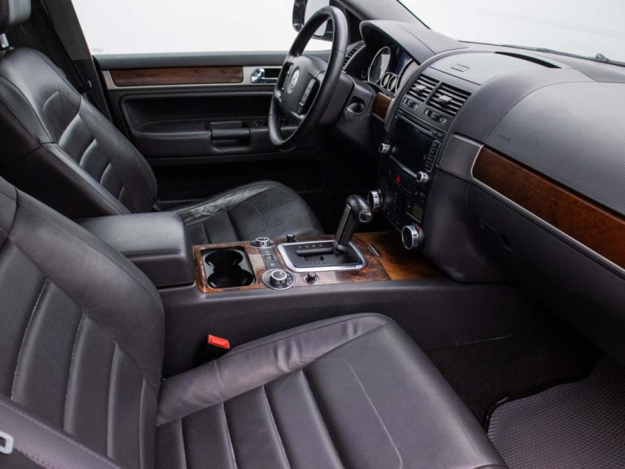 Volkswagen Touareg I Рестайлинг Москва  - изображение 10