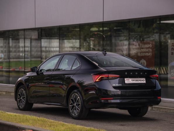 Skoda Octavia IV (A8) с пробегом 2021 года, цена 2 399 000 рублей, 122000 км, лифтбек, Автокод Объявления
