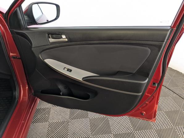 Hyundai Solaris I Рестайлинг с пробегом 2016 года, цена 1 295 000 рублей, 76207 км, седан, Автокод Объявления