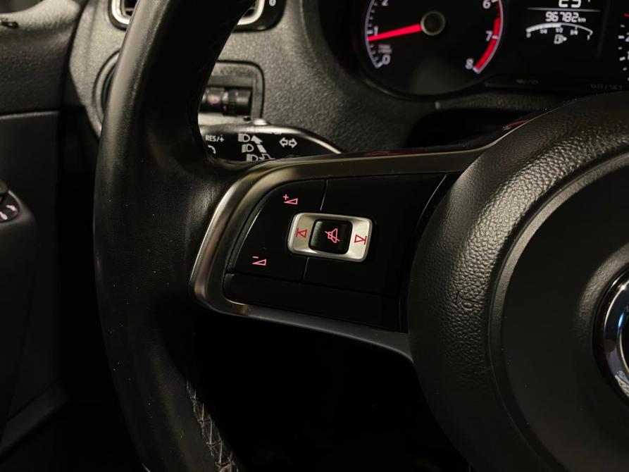 Volkswagen Polo V Рестайлинг Челябинск  - изображение 17