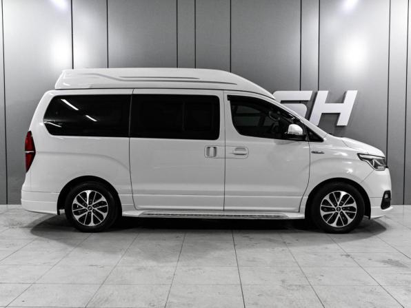 Hyundai Grand Starex I Рестайлинг 2 с пробегом 2019 года, цена 4 399 000 рублей, 100974 км, минивэн, Автокод Объявления