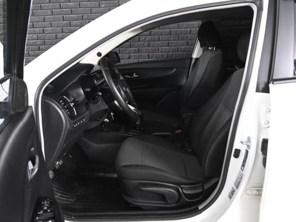 Kia Rio IV с пробегом 2017 года, цена 1 360 000 рублей, 152500 км, хэтчбек, Автокод Объявления