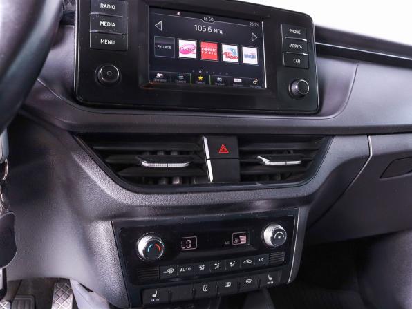 Skoda Rapid II с пробегом 2022 года, цена 1 350 000 рублей, 82689 км, лифтбек, Автокод Объявления