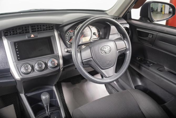 Toyota Corolla XI (E160 E170) Рестайлинг 2 с пробегом 2018 года, цена 1 349 000 рублей, 57000 км, универсал, Автокод Объявления