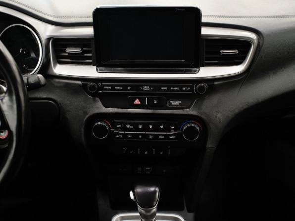 Kia Ceed III с пробегом 2019 года, цена 1 770 000 рублей, 93789 км, универсал, Автокод Объявления