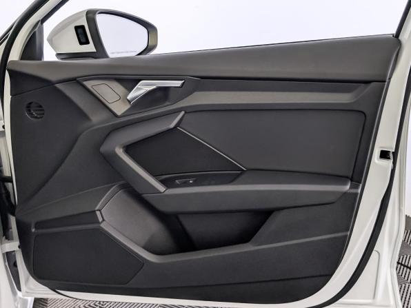 Audi A3 IV (8Y) с пробегом 2022 года, цена 3 477 000 рублей, 12734 км, седан, Автокод Объявления