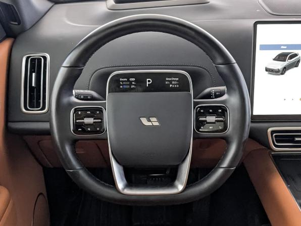 Li Auto (Lixiang) L7 I с пробегом 2025 года, цена 6 400 000 рублей, 30567 км, внедорожник, Автокод Объявления