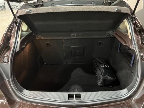 Opel Astra J Рестайлинг с пробегом 2015 года, цена 875 000 рублей, 132470 км, хэтчбек, Автокод Объявления