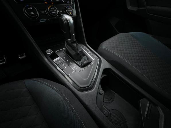 Volkswagen Tiguan II с пробегом 2019 года, цена 2 200 000 рублей, 111047 км, внедорожник, Автокод Объявления