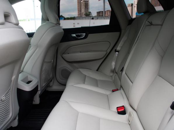 Volvo XC60 II Рестайлинг с пробегом 2021 года, цена 4 898 000 рублей, 58765 км, внедорожник, Автокод Объявления