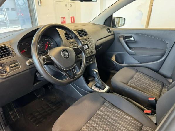 Volkswagen Polo V Рестайлинг с пробегом 2017 года, цена 1 140 000 рублей, 121872 км, седан, Автокод Объявления