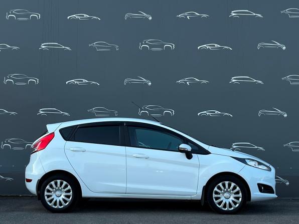 Ford Fiesta Mk6 Рестайлинг с пробегом 2016 года, цена 950 700 рублей, 76177 км, хэтчбек, Автокод Объявления