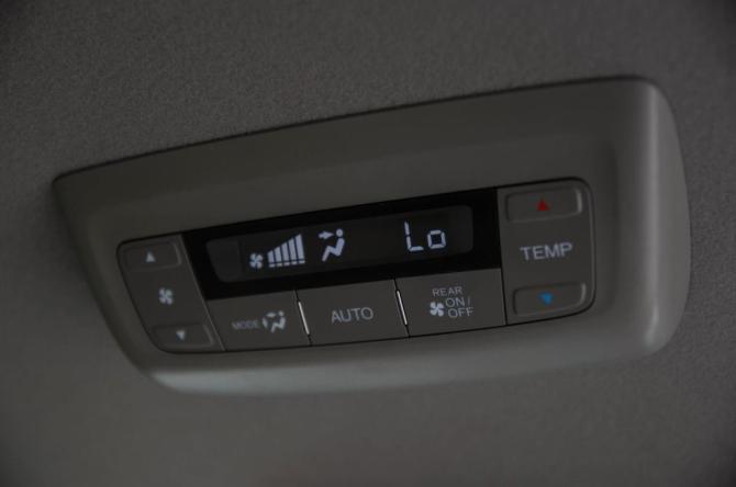Honda Stepwgn V Рестайлинг с пробегом 2019 года, цена 2 740 000 рублей, 62322 км, минивэн, Автокод Объявления