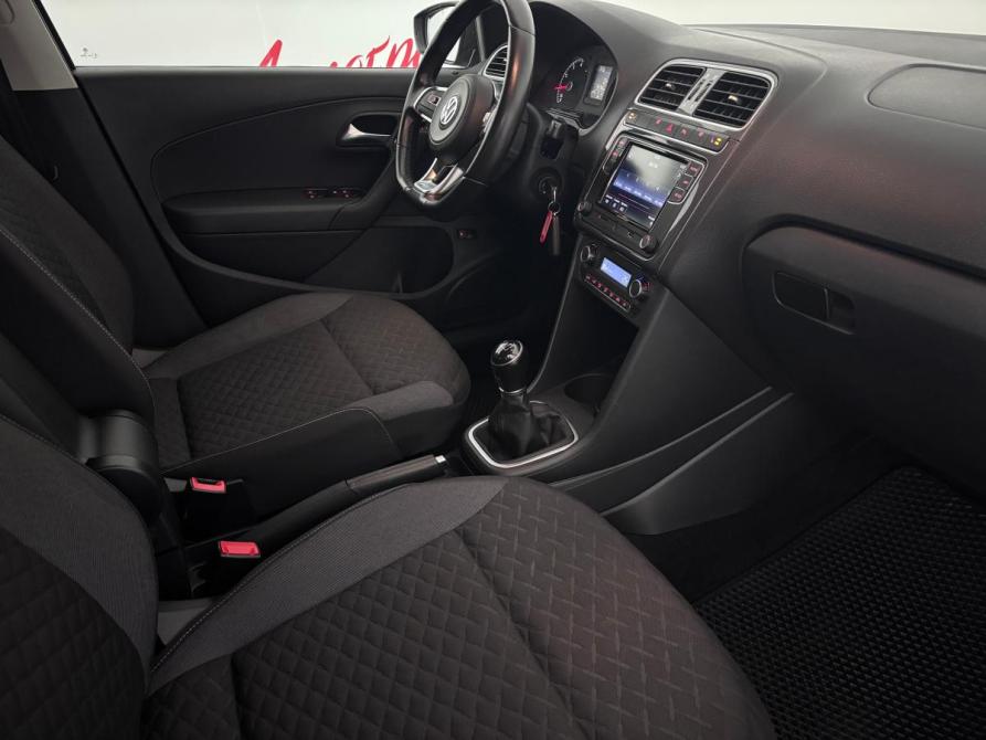 Volkswagen Polo V Рестайлинг Псков  - изображение 12