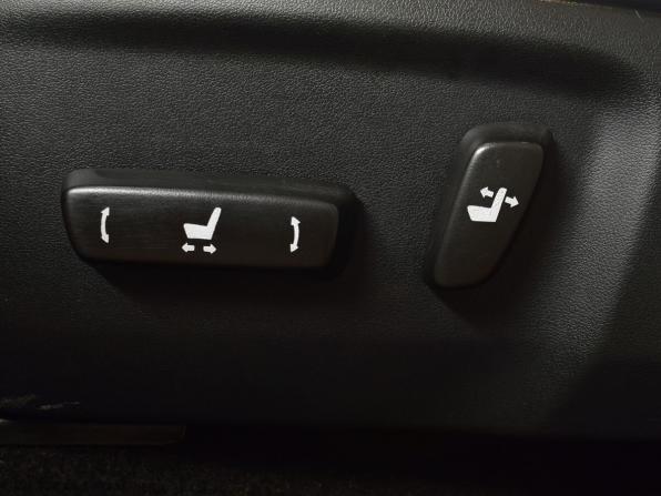 Toyota Hilux VIII с пробегом 2019 года, цена 3 284 995 рублей, 332757 км, offers.body_type.unknown, Автокод Объявления