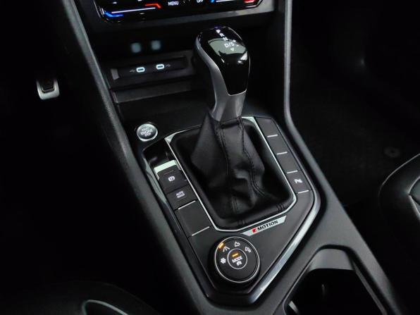 Volkswagen Tiguan II Рестайлинг с пробегом 2021 года, цена 3 299 000 рублей, 80000 км, внедорожник, Автокод Объявления