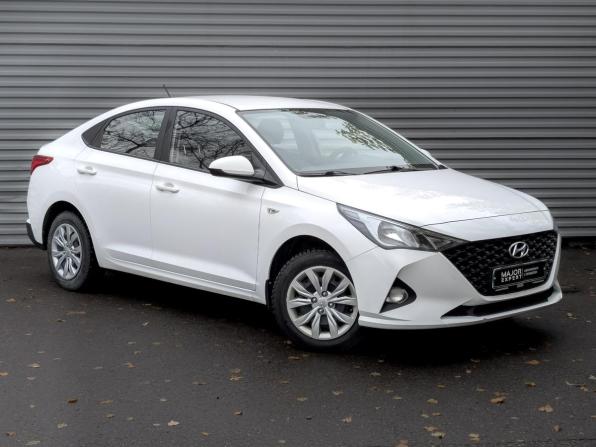 Hyundai Solaris II Рестайлинг с пробегом 2022 года, цена 1 500 000 рублей, 89366 км, седан, Автокод Объявления
