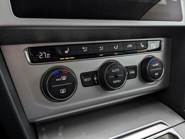 Volkswagen Passat B8 с пробегом 2018 года, цена 1 595 000 рублей, 248900 км, седан, Автокод Объявления